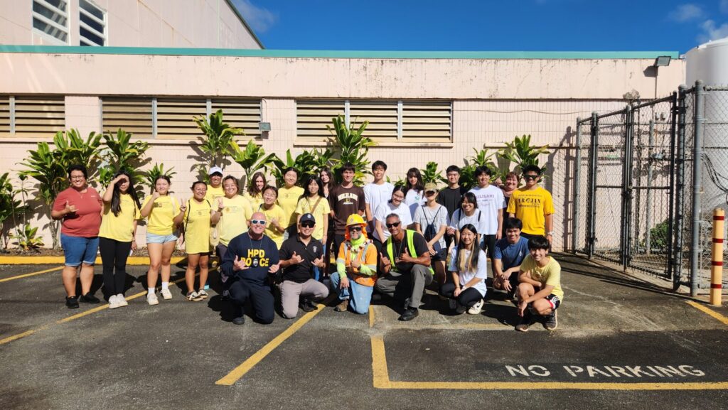 Graffiti cleanup in Wahiawa