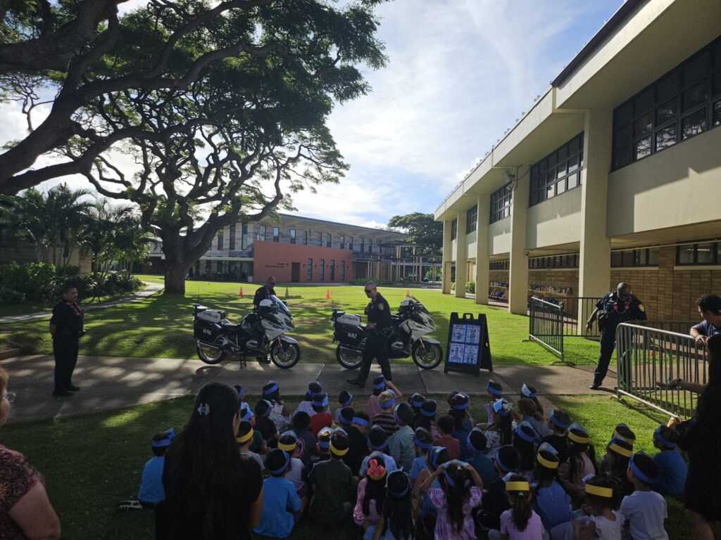 Iolani Say Hi with Solo Bike 2